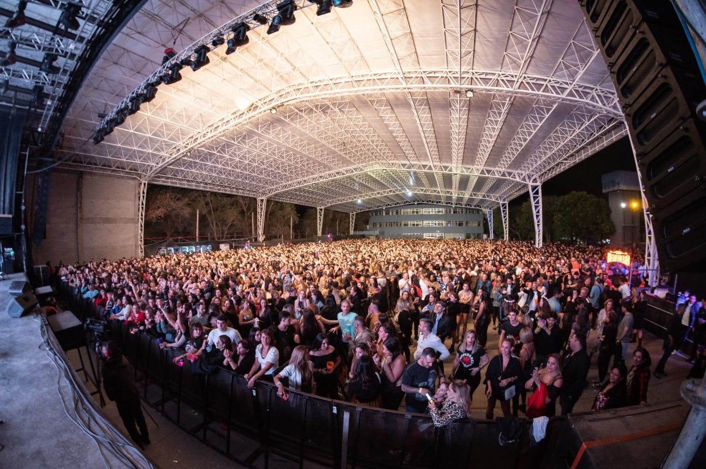 La Konga brilló en su último show antes de las vacaciones. Foto: @chofiiperez. 