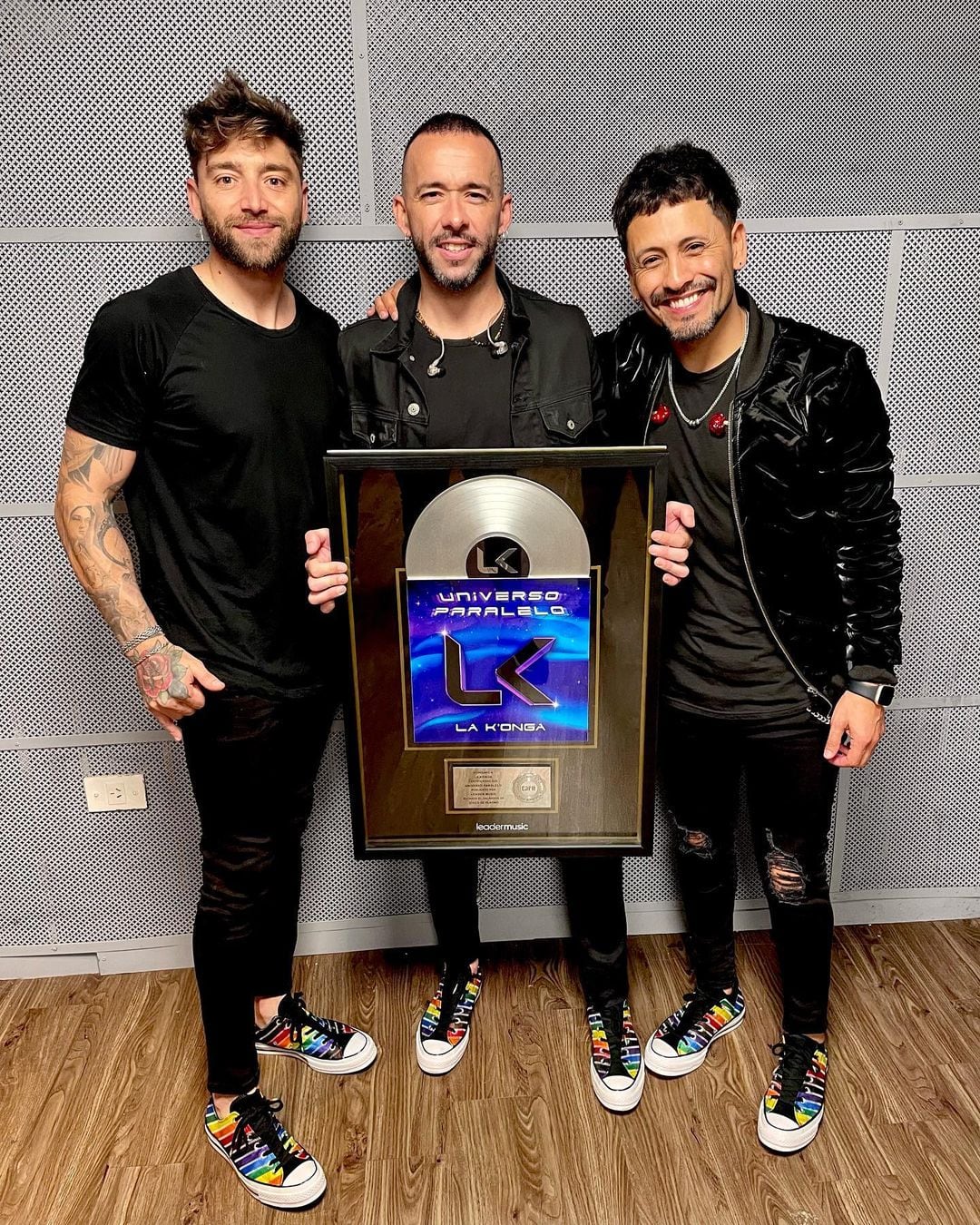 La Konga recibió disco de platino por "Universo paralelo"