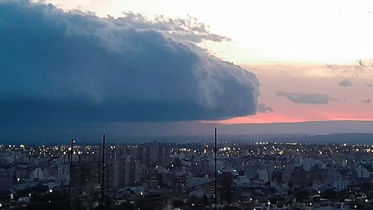 La llegada de la tormenta a Córdoba.