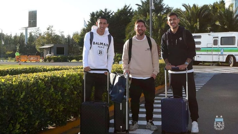 La llegada de Messi y los jugadores del PSG a la Argentina.