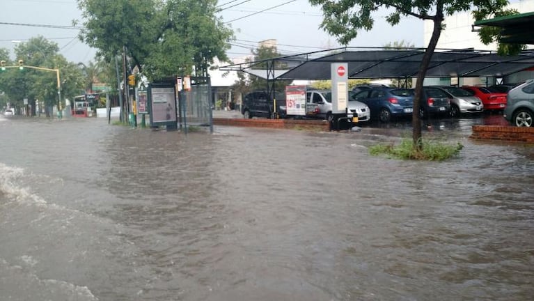 La lluvia complicó a los vecinos de la ciudad