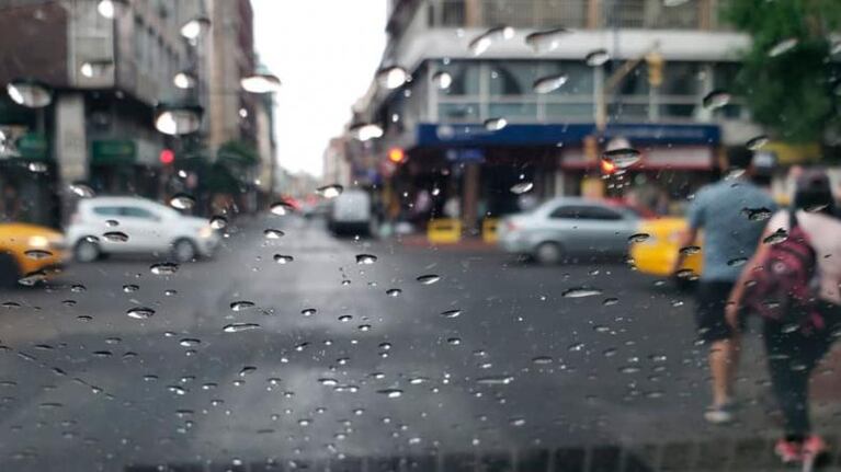 La lluvia llegó para refrescar las últimas horas del invierno.