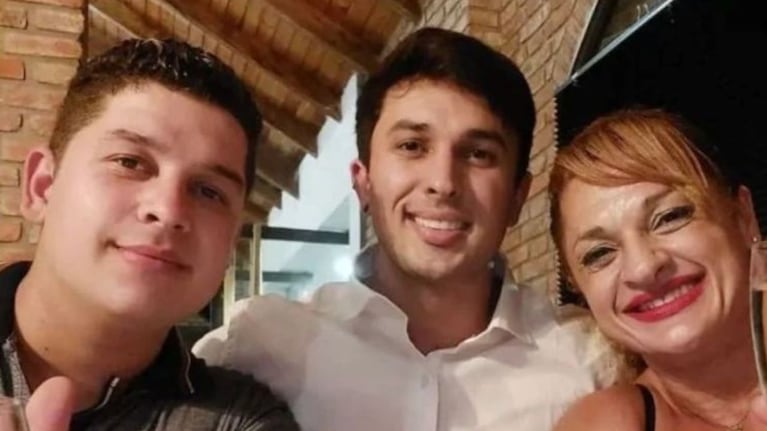 La Locomotora Oliveras junto a sus hijos Alexis y Alejandro.
