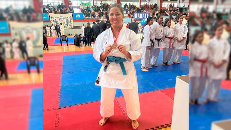 La locutora en un torneo de karate.
