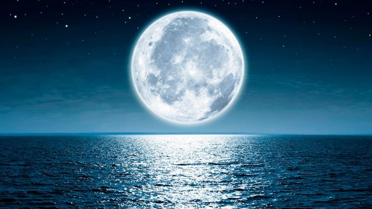 La luna llena tiene una influencia especial en los humanos.