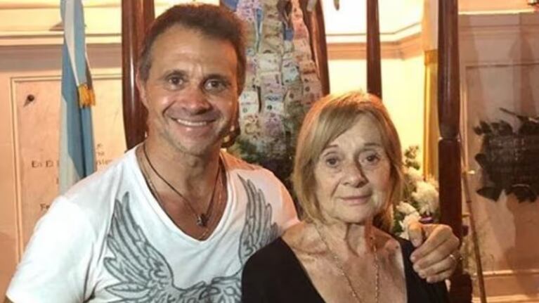 La madre del periodista fue atacada en su casa del conurbano bonaerense.