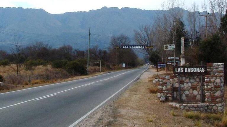 La madrugada de domingo dejó dos fallecidos en rutas de la provincia.