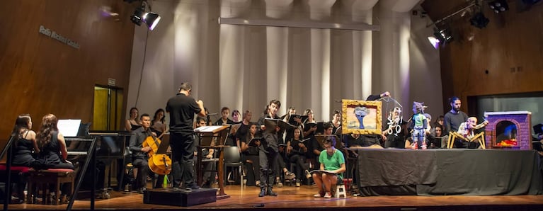 La magia del coro y los títeres se une para una propuesta imperdible.