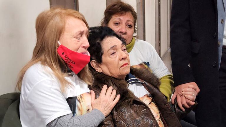La mamá de Karina Bustos en el juicio por el crimen de su hija.