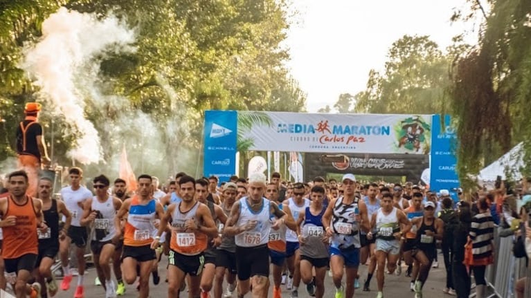 La maratón de 21 kilómetros se desarrolló este domingo en la villa serrana.