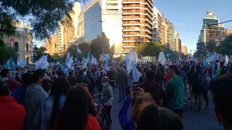 La marcha contra las restricciones se replicó en todo el país. Foto: Luchi Ybañez/ElDoce.tv