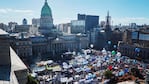 La marcha de los gremios, piqueteros y movimientos sociales en el Congreso.