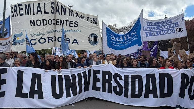 La Marcha Federal Universitaria tuvo su réplica masiva en Córdoba. (Foto: Josefina Lescano/El Doce)