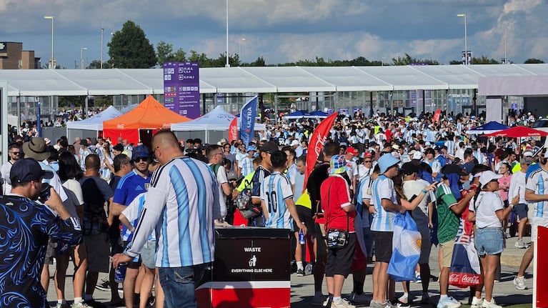 La marea albiceleste en Kansas City en la previa del duelo ante Suiza.
