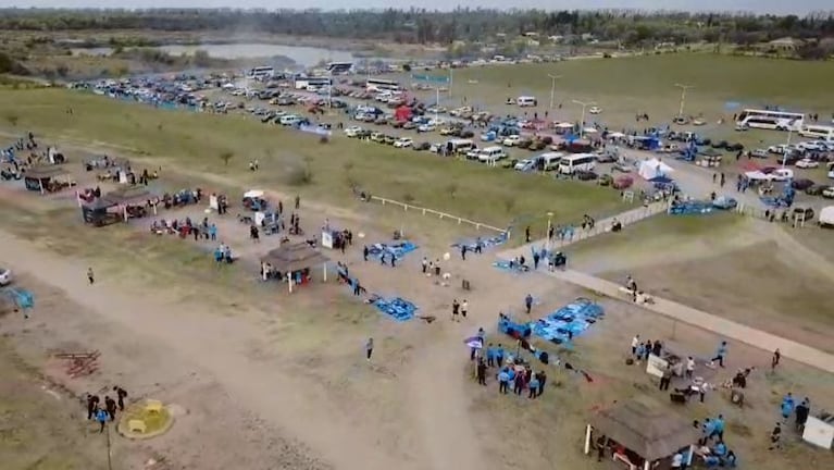 La marea celeste desde el drone de El Doce.