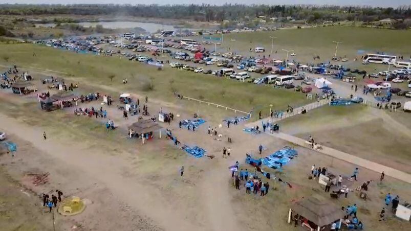 La marea celeste en San Luis desde el drone de El Doce.