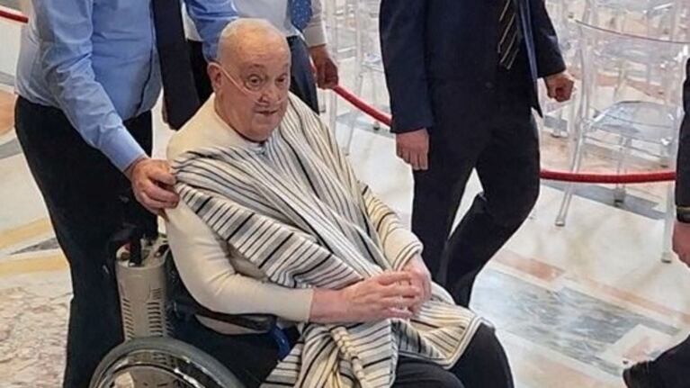 La máxima santidad visitó de sorpresa el Vaticano. (Foto: REUTERS)