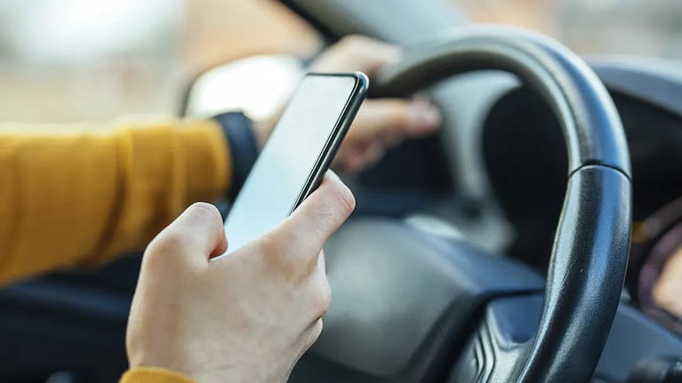 La mayoría de los siniestros viales son causados por distracciones al volante.