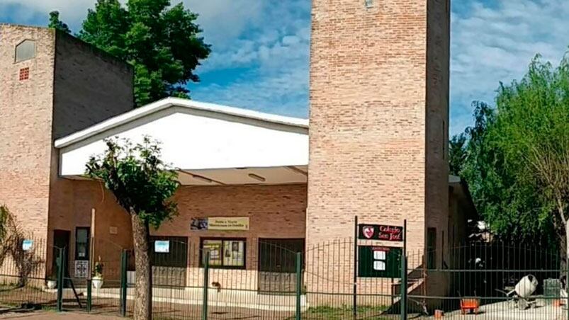 La medida generó repudio entre algunas estudiantes.