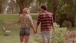 La mini-ficción sobre el amor de los dos jóvenes enamora a millones.