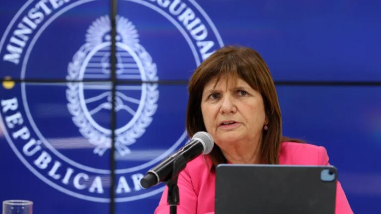 La ministra respondió a las amenazas.