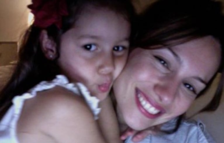 La modelo exhibió imágenes inéditas junto a su primogénita.
