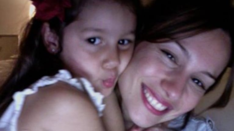 La modelo exhibió imágenes inéditas junto a su primogénita.
