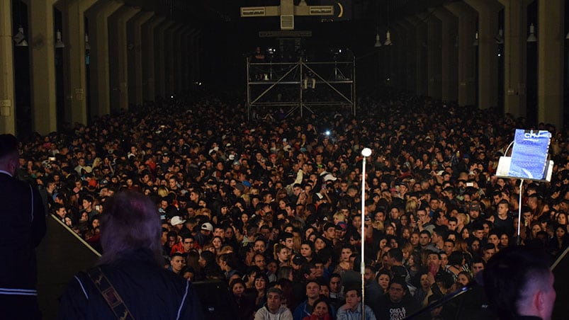 La Mona Jiménez ante una multitud en Forja. Foto: Maximiliano López / ElDoce.tv