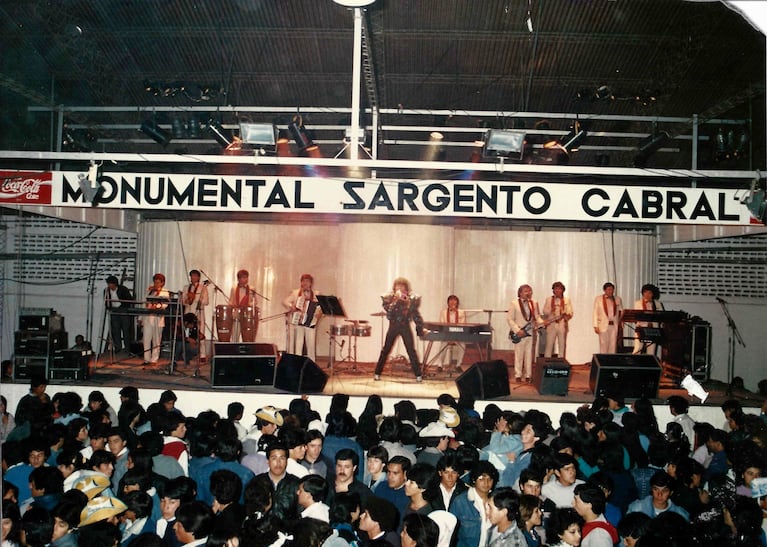 La Mona Jiménez en sus comienzos en el Monumental Sargento Cabral.