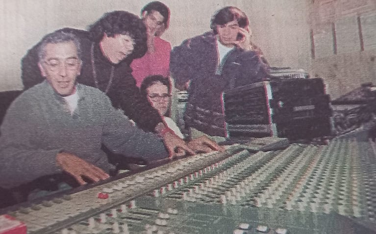 La Mona Jiménez grabando en el Estudio Pira.