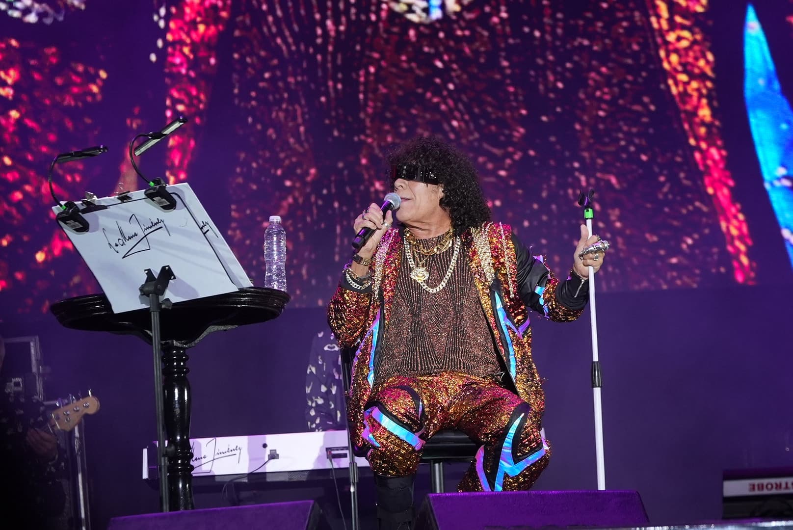 La Mona Jiménez lesionado en el Festival Nacional de Cuarteto.