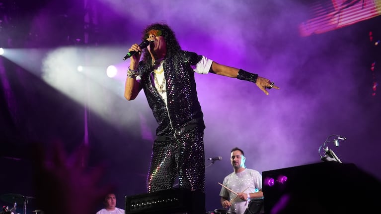 La Mona Jiménez y un show digno de su trayectoria.