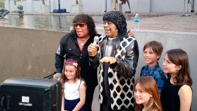 La Mona Jiménez ya tiene su estatua