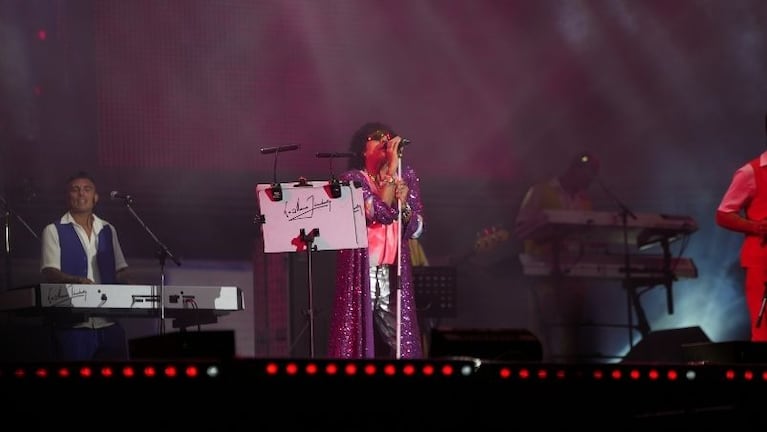 La Mona vivió una verdadera fiesta en su cumpleaños número 75.