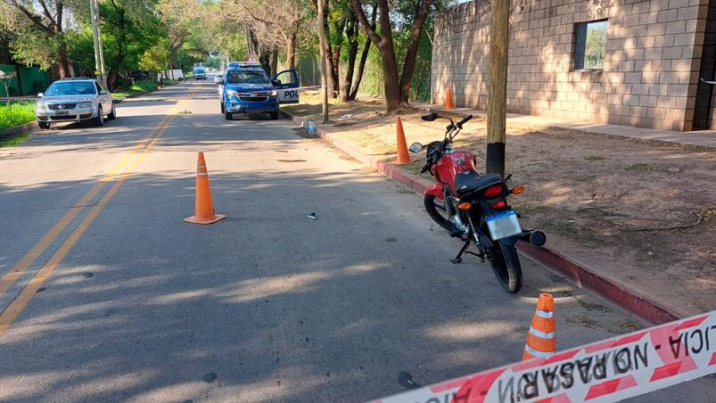 La moto que intentaron robarle al policía. Foto: Juan Pablo Lavisse/El Doce.