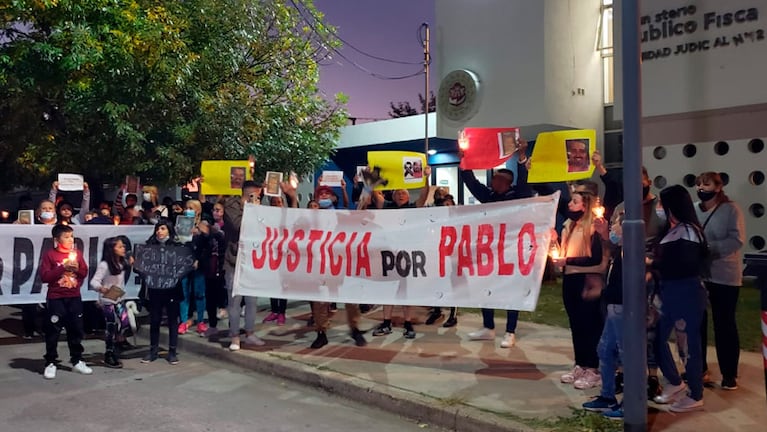 La movilización llegó hasta la Unidad Judicial Nº 12. Foto: Néstor Ghino/El Doce.