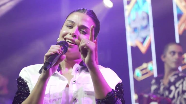 La Muela le puso voz y toda su impronta a "Con otra", el éxito de Cazzu.