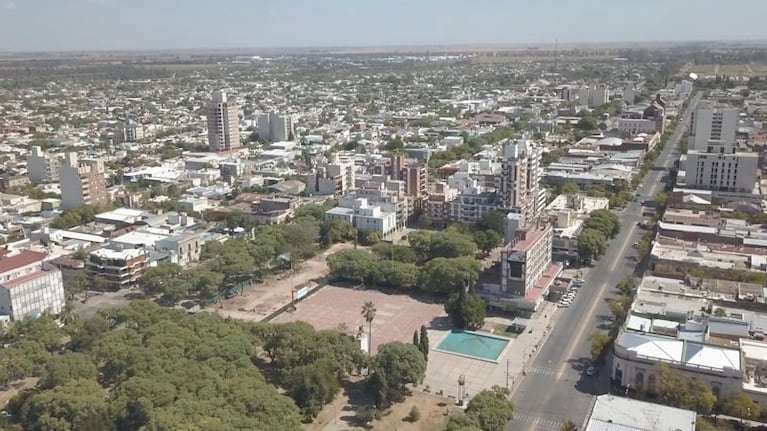 La mujer apareció horas después y retiró a su hija de sede policial.