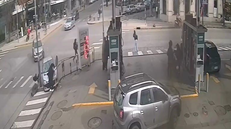 La mujer chocó a un padre y un hijo en Mar del Plata.