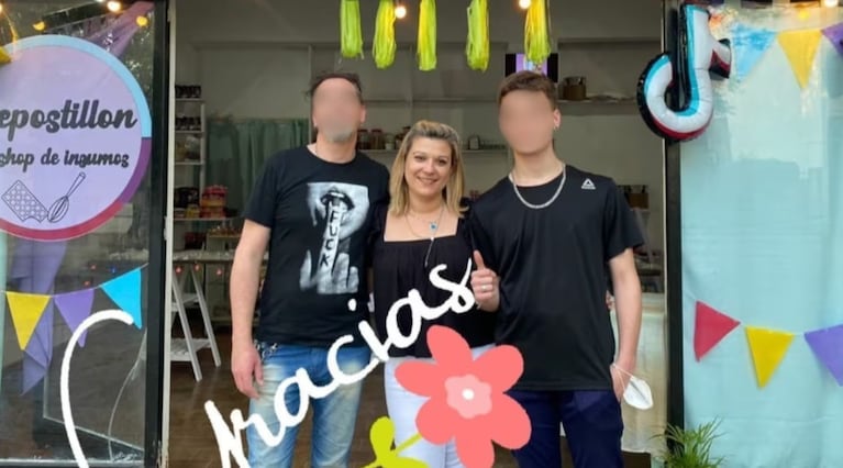 La mujer de 47 años fue baleada dentro del local.