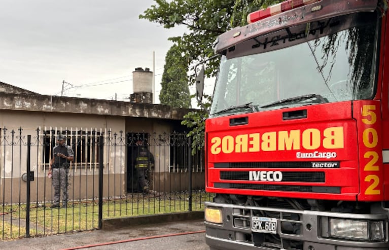 La mujer de 71 años intentó salir de la casa.