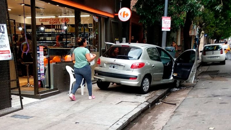 La mujer de 93 años resultó ilesa tras el accidente en Nueva Córdoba.