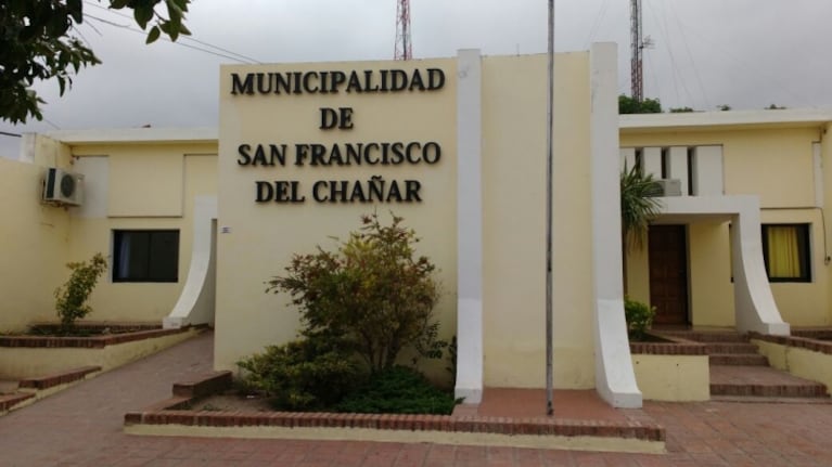 La mujer denuncia un mal accionar policial en San Francisco del Chañar.
