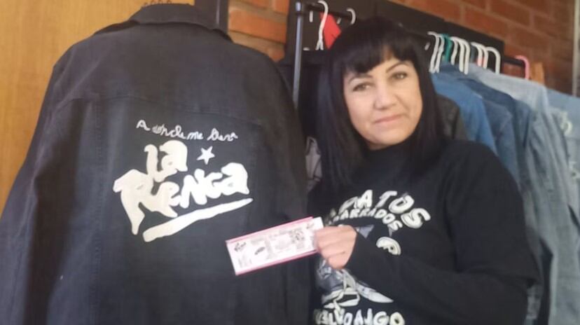 La mujer fue asesinada frente a su hijo de 15 años.