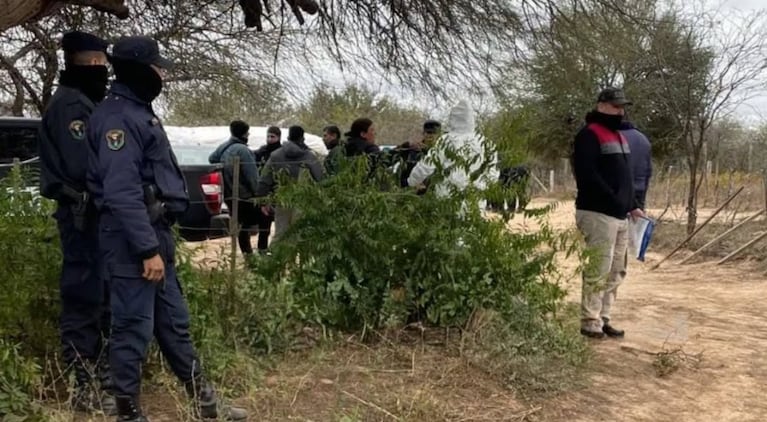 La mujer fue asesinada por su cuñado en el patio de su casa.