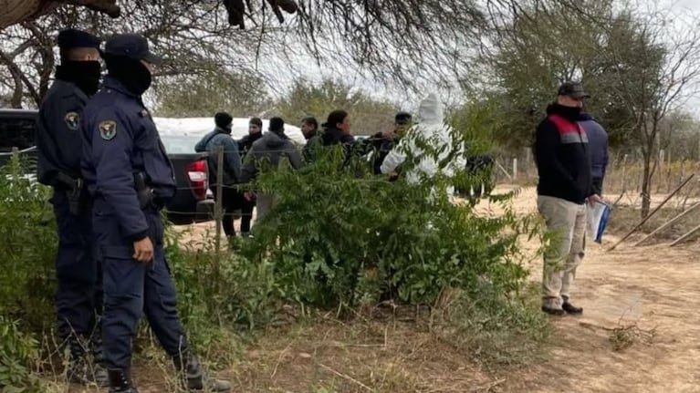 La mujer fue asesinada por su cuñado en el patio de su casa.