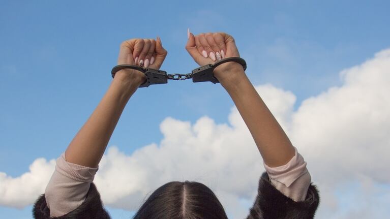 La mujer fue detenida luego de hacer actos obscenos en la vía pública. Foto: Pixabay.