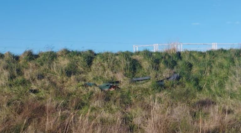 La mujer fue hallada muerta en la vera de una ruta.