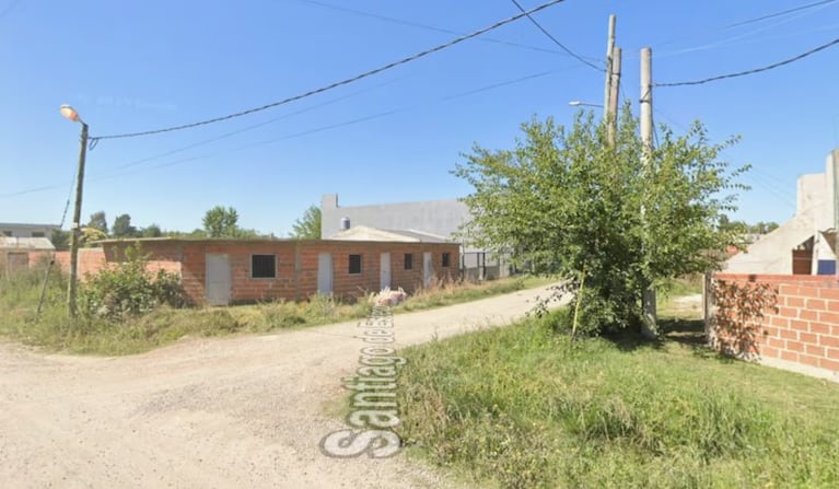 La mujer fue hallada muerta tras el aviso de vecinos por gritos extraños.