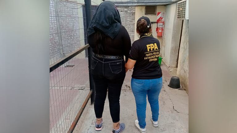 La mujer intentó entrar droga para su marido.